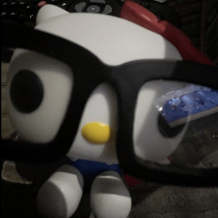 hellokittyglasses emote for Discord