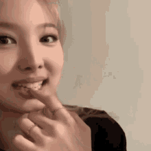 nayeonblush emote for Discord