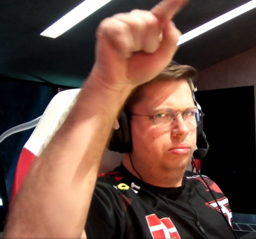 carrygun emote for Discord