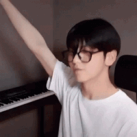 soobin_party emote for Discord