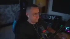 1v2 emote for Discord