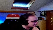 2kreacting emote for Discord