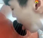 9qoqGuitar emote for Discord