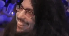 qtpKNEE emote for Discord