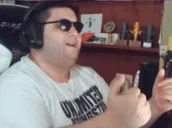 quierequelepongamusicap emote for Discord