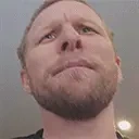 quinBEGGING emote for Discord