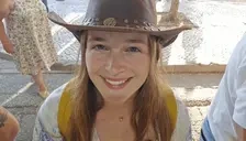 qoqsikWink emote for Discord