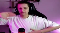 qq animated emote for Discord, Twitch and Slack