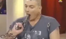 ahoramevoyapegaruntiro emote for Discord