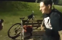 ahapomoglemmenelowi emote for Discord