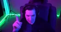 AleksFingerWave emote for Discord