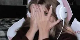 alicePeek emote for Discord