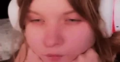 AlisaBinoculars emote for Discord