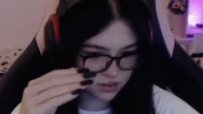 akszuali emote for Discord