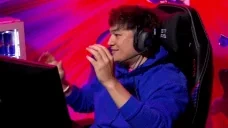 alecksClap emote for Discord