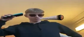 apjkeezazadance emote for Discord