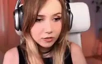 apolCloserlookatthat emote for Discord