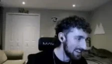 AREYOUAGIRL emote for Discord