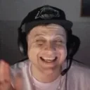 axteverydayiwakeup emote for Discord