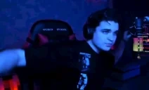 AXEFLEX emote for Discord