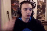 AZZAPPEXPLAININGHOW emote for Discord