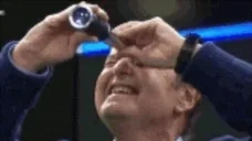 Binoculars emote for Discord
