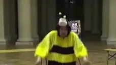 blackBeeDanceWide emote for Discord