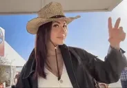 claraHowdy emote for Discord