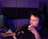 crowieVape emote for Discord