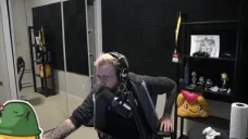 custyANTICRINGE emote for Discord