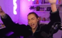 claraVibe emote for Discord