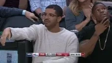 DrakeButFullscreen emote for Discord