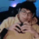 DroidCaughtIn4k emote for Discord