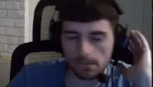 drewniakVIBING emote for Discord