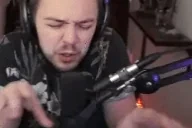 ElaChatting emote for Discord