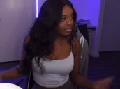 ElleVibe emote for Discord