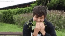 eatGrass emote for Discord