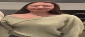 emyyWideWalk emote for Discord