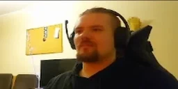 eqrozoVAPE emote for Discord