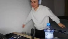 eropbl4Rolling emote for Discord