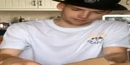 ERIKPAULINVISARHURMANBY emote for Discord