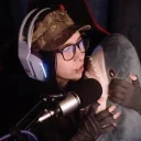 ElnHug emote for Discord