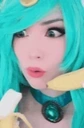 EmiruBanana emote for Discord