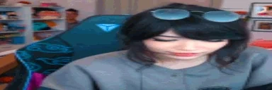 EmiShareW emote for Discord