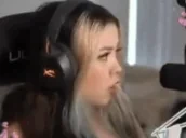 emijuStinky emote for Discord