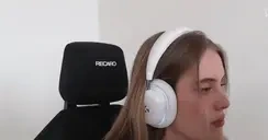 emprezPunch emote for Discord