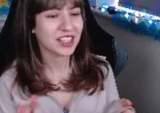 ezbaePerfect emote for Discord