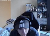 familoHey emote for Discord