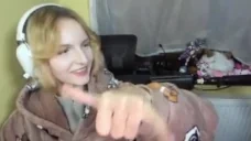 essunia emote for Discord