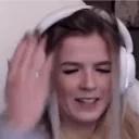 escalariwhiu emote for Discord